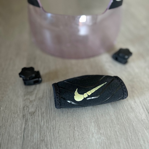 Oakley Legacy Prize Football Shield + Nike Chin Strap Cover - Picture 2 of 3